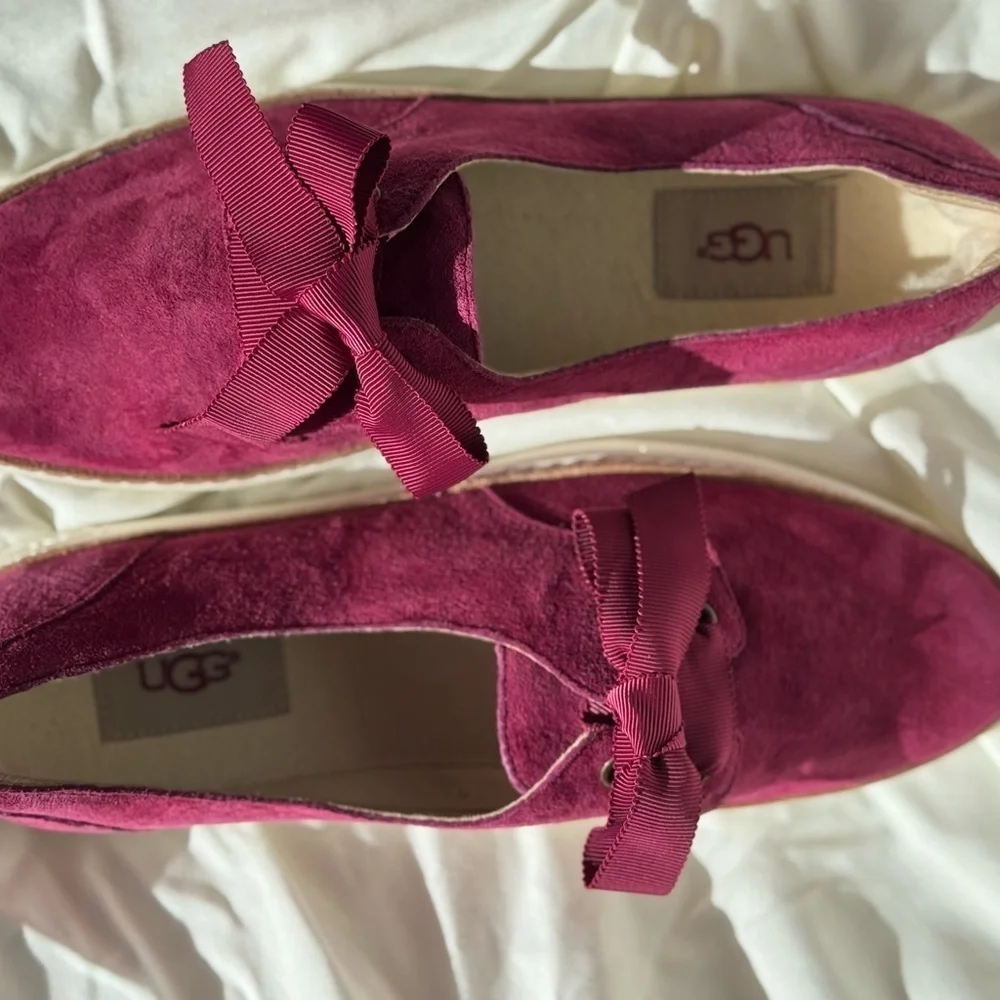 UGG Burgundy Suede Loafers Classic Flats Size 6.5